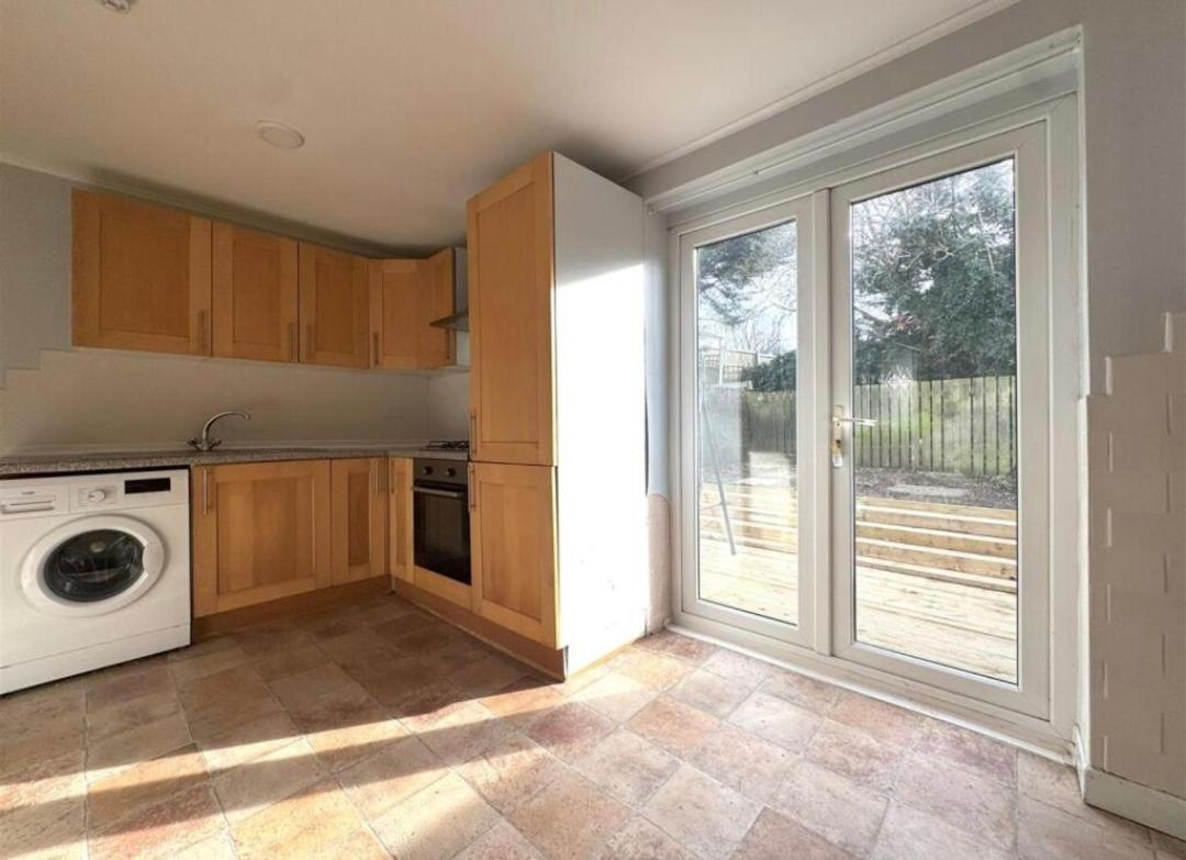 Cosy Brighouse 3 Bed House-Great For Contractors Apartman Kültér fotó